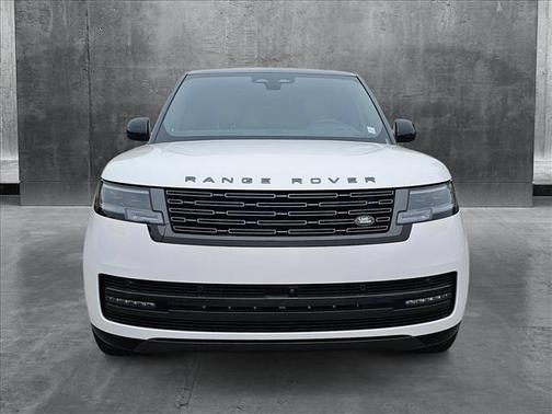 2025 Land Rover Range Rover P550e SE