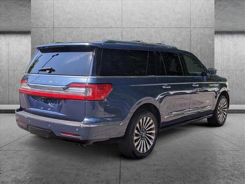 Photo 5 of 25 of 2019 Lincoln Navigator L Reserve