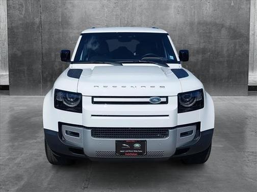 2025 Land Rover Defender 110 P300