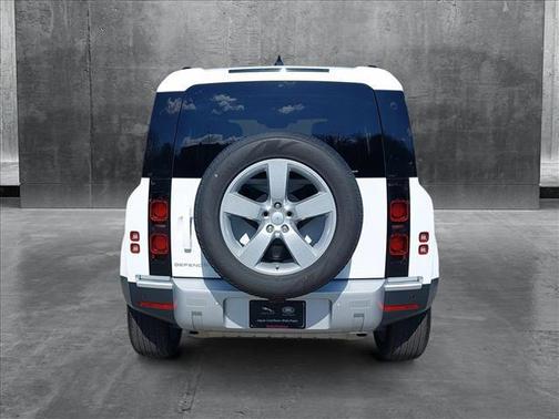 2025 Land Rover Defender 110 P300