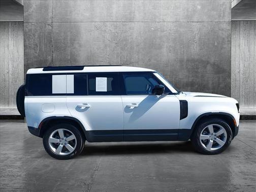 2025 Land Rover Defender 110 P300