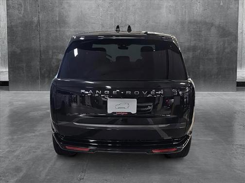 2025 Land Rover Range Rover P550e SE