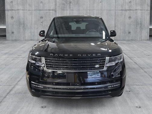 2025 Land Rover Range Rover P550e SE