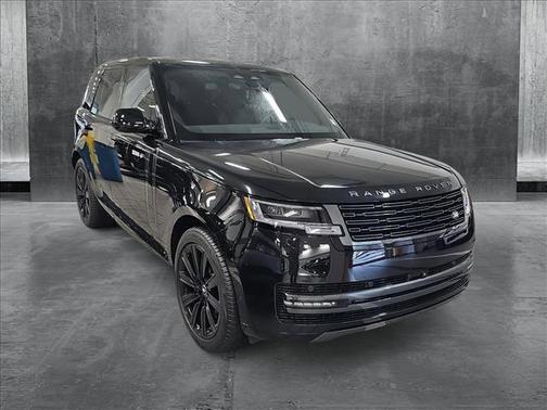 2025 Land Rover Range Rover P550e SE