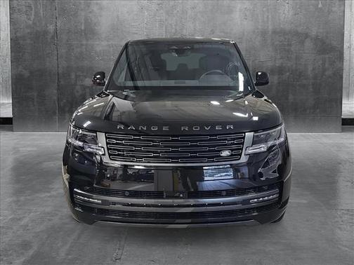 2025 Land Rover Range Rover P550e SE