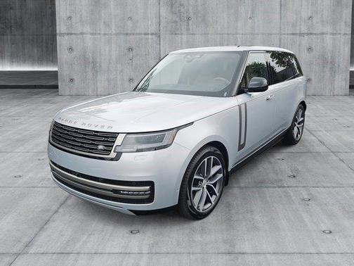 2025 Land Rover Range Rover P400 SE 7 Seat