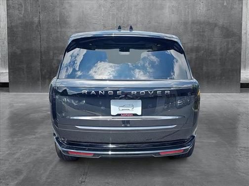 2025 Land Rover Range Rover P530 SE 7 Seat