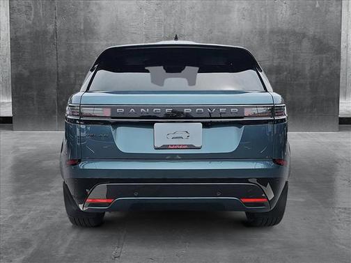 2026 Land Rover Range Rover Velar P250 SE R-Dynamic