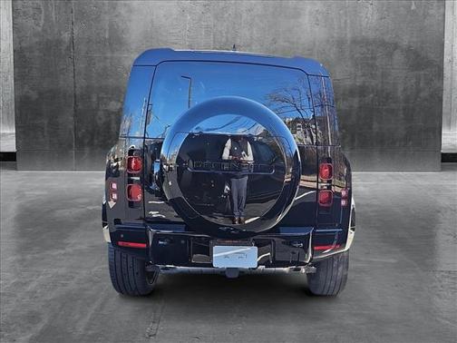2025 Land Rover Defender 110 P400 X-Dynamic SE