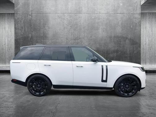 2025 Land Rover Range Rover P400 SE