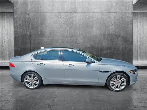 2019 Jaguar XE 30t Prestige