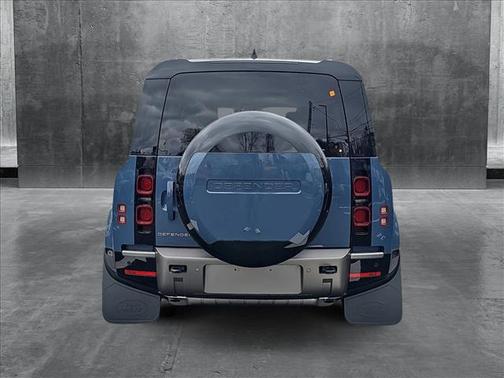 2025 Land Rover Defender 110 P400 X-Dynamic SE