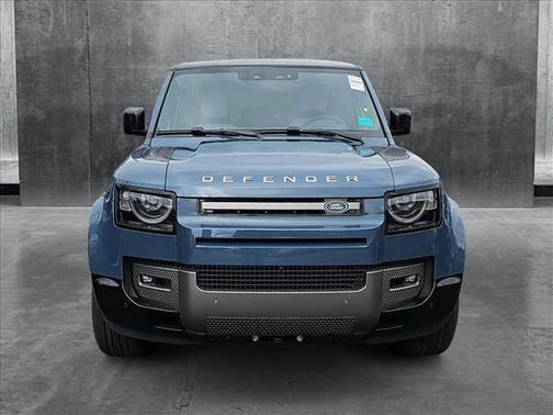 2025 Land Rover Defender 110 P400 X-Dynamic SE