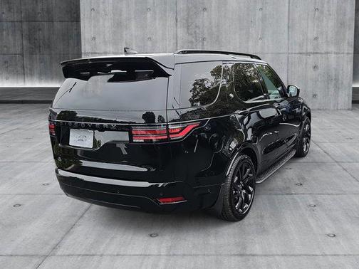 2025 Land Rover Discovery P300 Dynamic SE