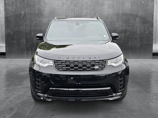 2025 Land Rover Discovery P300 Dynamic SE