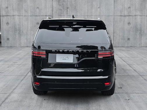 2025 Land Rover Discovery P300 Dynamic SE
