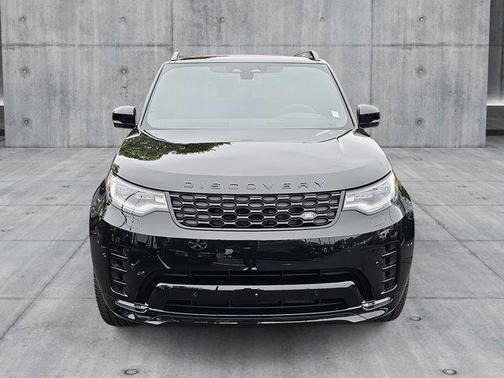 2025 Land Rover Discovery P300 Dynamic SE