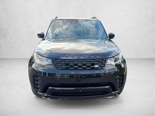 2025 Land Rover Discovery P300 Dynamic SE