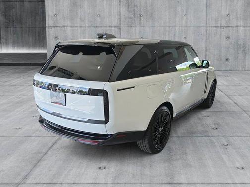 2025 Land Rover Range Rover P400 SE 7 Seat