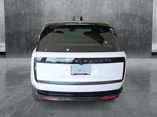 2025 Land Rover Range Rover P400 SE 7 Seat