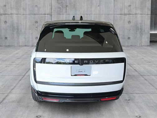 2025 Land Rover Range Rover P400 SE 7 Seat