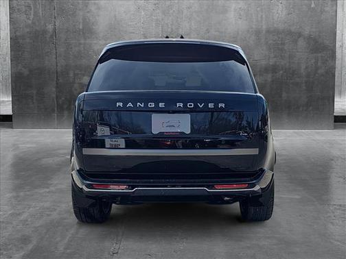2025 Land Rover Range Rover P550e SE