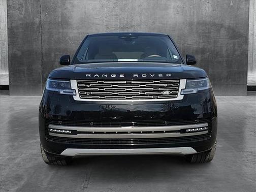 2025 Land Rover Range Rover P550e SE