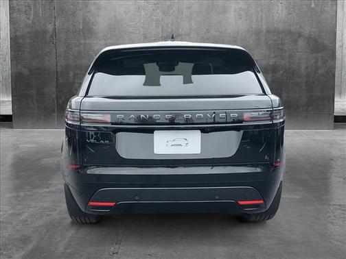 2026 Land Rover Range Rover Velar P250 SE R-Dynamic