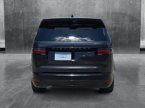 2025 Land Rover Discovery P360 Dynamic SE