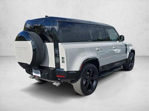 2026 Land Rover Defender X-Dynamic SE