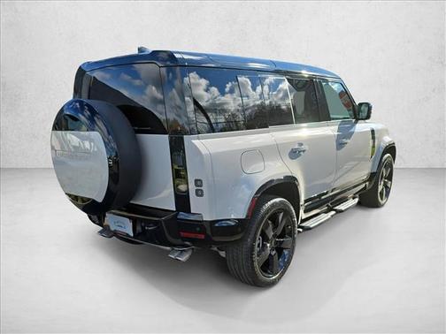 2026 Land Rover Defender X-Dynamic SE