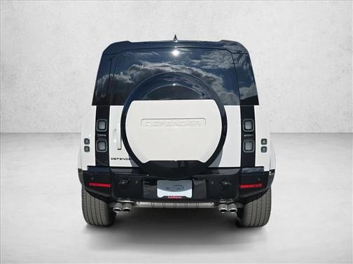 2026 Land Rover Defender X-Dynamic SE