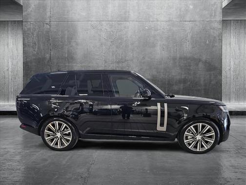 2023 Land Rover Range Rover P530 SE