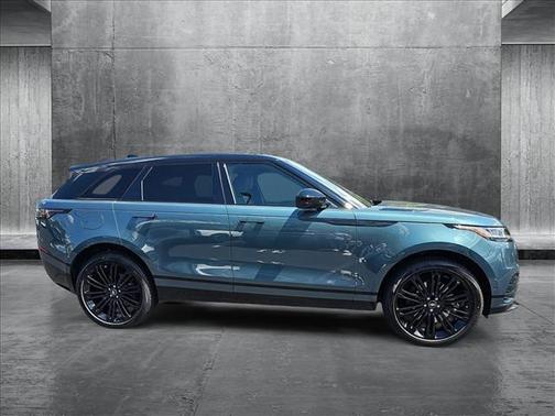 2026 Land Rover Range Rover Velar Dynamic SE