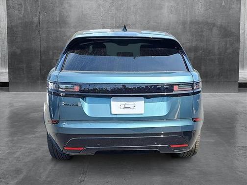 2026 Land Rover Range Rover Velar Dynamic SE