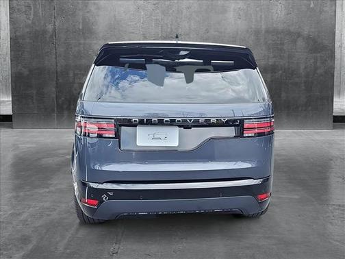 2025 Land Rover Discovery P300 Dynamic SE