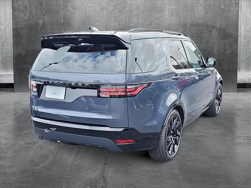 2025 Land Rover Discovery P300 Dynamic SE