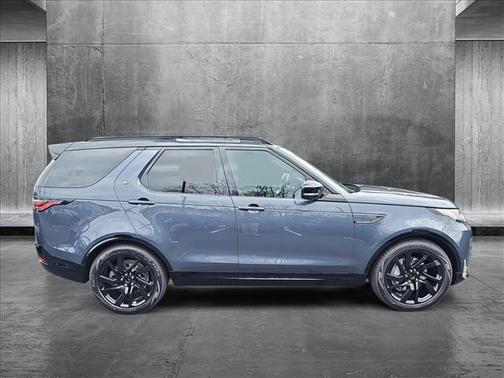 2025 Land Rover Discovery P300 Dynamic SE