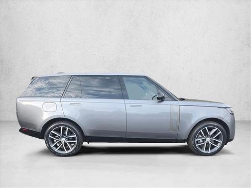 2025 Land Rover Range Rover P400 SE 7 Seat