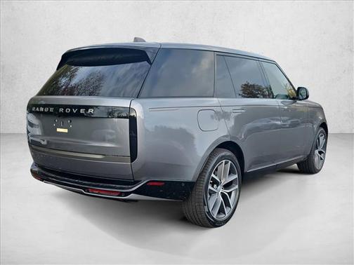 2025 Land Rover Range Rover P400 SE 7 Seat