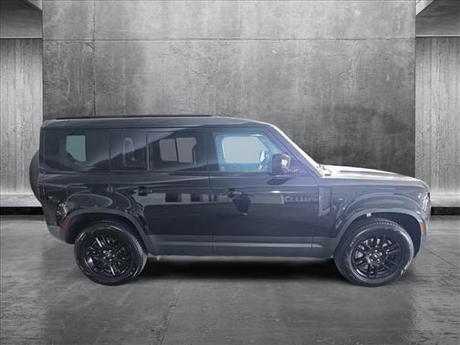 2025 Land Rover Defender 110 P400 S