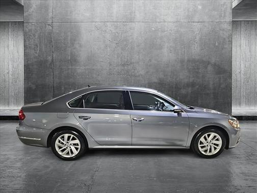 2018 Volkswagen Passat 2.0T SE