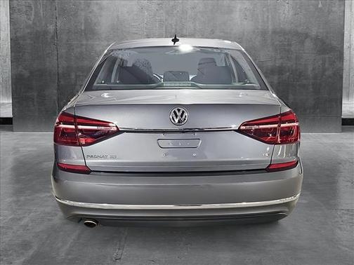 2018 Volkswagen Passat 2.0T SE