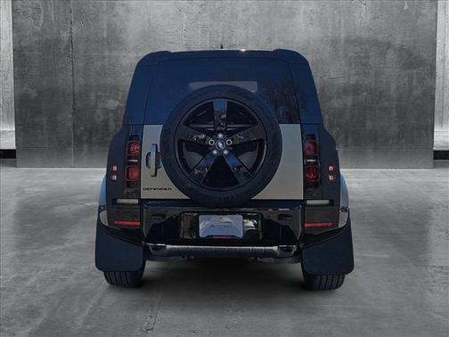 2025 Land Rover Defender 110 P400 X-Dynamic SE