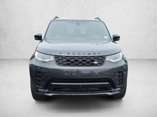 Carpathian Grey Premium Metallic 2026 Land Rover Discovery Dynamic SE