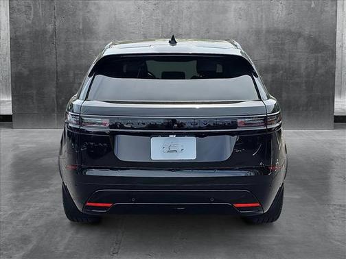 2026 Land Rover Range Rover Velar P250 SE R-Dynamic