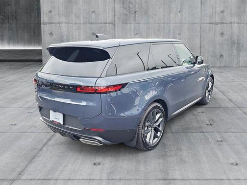 2025 Land Rover Range Rover Sport SE