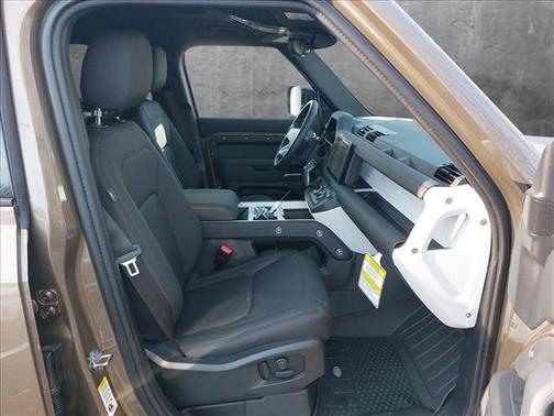 2025 Land Rover Defender S