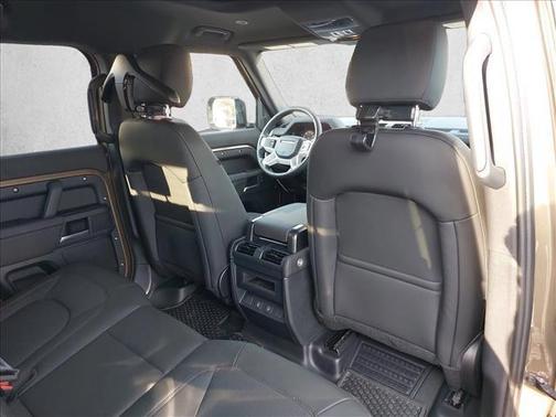 2025 Land Rover Defender 110 P400 S