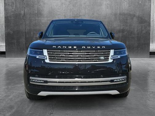 2025 Land Rover Range Rover P550e SE